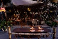 Dryft Darocotan Islandにあるレストランまたは飲食店