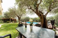 The swimming pool at or close to Villa Villacolle