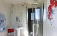 Vonios kambarys apgyvendinimo &#x12F;staigoje Cozy stacaravan In Franquevaux With Kitchen