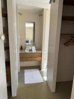 Łóżko lub łóżka w pokoju w obiekcie El Toro Blanco Luxury Villa in Andalucia