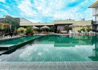 Bazén v ubytování Anantra Pattaya Resort nebo v jeho okolí