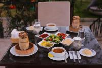 Jídlo v hotelu nebo okolí