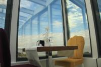 BulancakにあるHotel Avciの窓際の椅子