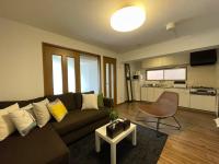 bHOTEL Dai3Himawari - 2BR good for 6PPL overlooking Peace Park with WIFI!にあるキッチンまたは簡易キッチン