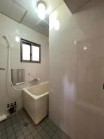 bHOTEL Dai3Himawari - 2BR good for 6PPL overlooking Peace Park with WIFI!にあるバスルーム