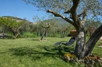 A garden outside Il Granaio di Rossetti Elisabetta