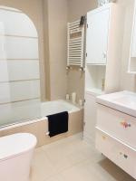 A bathroom at A beautiful pool view apartment - AO1822LT