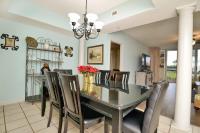 Ein Sitzbereich in der Unterkunft Waterfront Luxury Huge Condo with 15000sf Pool