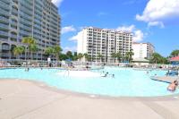 Der Swimmingpool an oder in der Nähe von Waterfront Luxury Huge Condo with 15000sf Pool