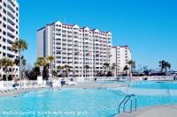 Der Swimmingpool an oder in der Nähe von Waterfront Luxury Huge Condo with 15000sf Pool
