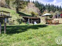 Ogród w obiekcie Gîte et studio avec cheminée, terrasse, salle de jeux et nature préservée à La Versanne - FR-1-496-280