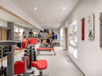 Posilňovňa alebo fitness centrum v ubytovaní Mercure Rhodes Alexia Hotel & Spa
