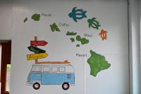 白浜町にあるペンションAloaloのバンの絵が描かれた冷蔵庫