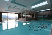 Der Swimmingpool an oder in der Nähe von Molaris Lodge