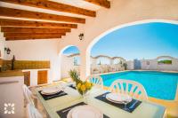 Bazén v ubytování Villa Vista Mar by Abahana Villas nebo v jeho okolí