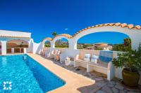 Bazén v ubytování Villa Vista Mar by Abahana Villas nebo v jeho okolí