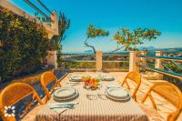 Balkón nebo terasa v ubytování Villa Scarlett by Abahana Villas