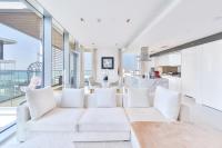 Premium 2+1 BR condo in the heart of Bluewaters Islandにあるシーティングエリア