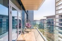 Premium 2+1 BR condo in the heart of Bluewaters Islandにあるバルコニーまたはテラス