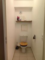 Ein Badezimmer in der Unterkunft sacha&#39;s house ,&agrave; cot&eacute; du RER,val d&#39;europe,Paris-Disney .
