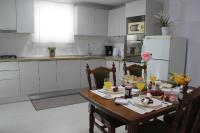 Kuchyňa alebo kuchynka v ubytovaní Terrace apartment Beba - Pag