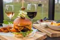 Jídlo v hotelu nebo okolí