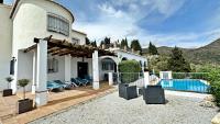 Bazén v ubytovaní Villa Málaga con Piscina Vallada, Barbacoa y hermosas vistas by AndaraHolidays alebo v jeho blízkosti