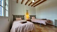 Posteľ alebo postele v izbe v ubytovaní Villa Málaga con Piscina Vallada, Barbacoa y hermosas vistas by AndaraHolidays