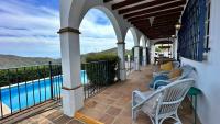 Bazén v ubytovaní Villa Málaga con Piscina Vallada, Barbacoa y hermosas vistas by AndaraHolidays alebo v jeho blízkosti