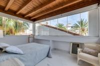 Część wypoczynkowa w obiekcie Marbella Villa Monteros