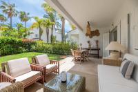 Część wypoczynkowa w obiekcie Marbella Villa Monteros