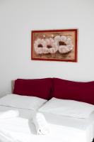 Posteľ alebo postele v izbe v ubytovaní PalerMonAmour Art Gallery Suite