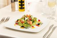 Jídlo v hotelu nebo okolí