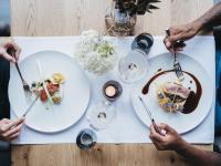 Jídlo v hotelu nebo okolí