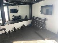 Posilňovňa alebo fitness centrum v ubytovaní Luxury studio, sea view, pool