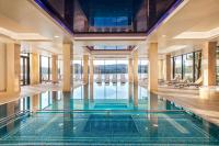 Bazén v ubytovaní Heron Live Hotel Marina & SPA alebo v jeho blízkosti