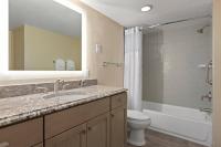 Ein Badezimmer in der Unterkunft Club Wyndham Westwinds