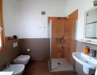A bathroom at B&B Mimosa e Lillà