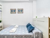 Postel nebo postele na pokoji v ubytování Apartment Benasol-1 by Interhome