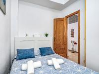 Postel nebo postele na pokoji v ubytování Apartment Benasol-1 by Interhome
