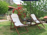 Vonkajšia záhrada v ubytovaní Meteora Olio Hills apartment