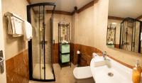 A bathroom at Las Palmas Lighthouse Apartment