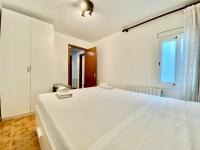 Posteľ alebo postele v izbe v ubytovaní Bale Apartment near the beach by HLCLUB Agency