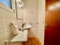 Kúpeľňa v ubytovaní Bale Apartment near the beach by HLCLUB Agency