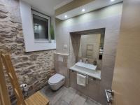 Kúpeľňa v ubytovaní Rustic House Diklo 20m from the sea