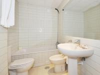 A bathroom at Apartamentos Ambar Beach Unitursa