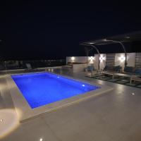Bazén v ubytování The Ocean Villa nebo v jeho okolí