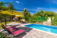 Bazén v ubytovaní Villa Cati Ferienhaus mit beheiztem Pool alebo v jeho blízkosti