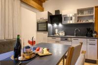 Kuchyňa alebo kuchynka v ubytovaní Restaurant Appartements Almdiele