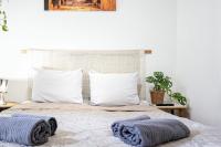 Posteľ alebo postele v izbe v ubytovaní BudapeStayz - Bacso Apartments